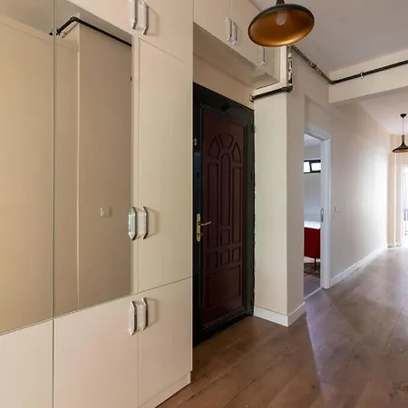 Spacious & Trendy 3br Urban W/ Acs شقة